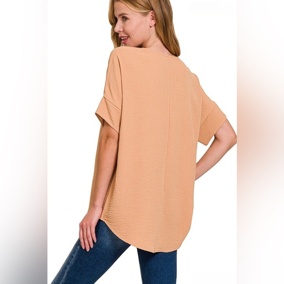 Zenana Woven Airflow Split Neck Short Sleeve Top Size L - Picture 2 of 4